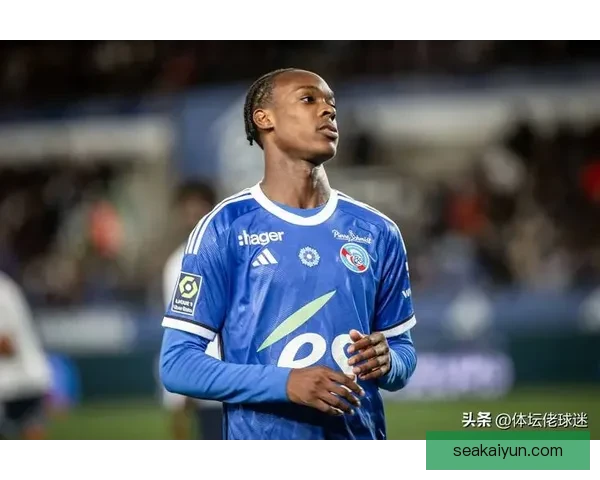 戴维斯在拜仁持续保持出色表现，助力球队争夺联赛冠军