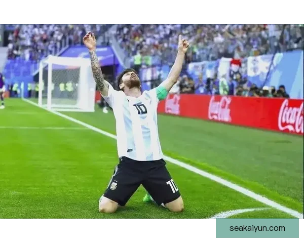 库尔图瓦庆祝动作起源揭秘：致敬童年偶像与个人标志性表达